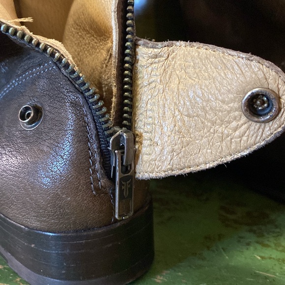 Frye Melissa Button Leather Back Zip Boots- Size 8 - Picture 15 of 16